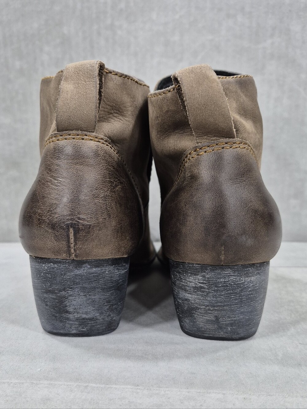 Born ankle boots women's 10M tan nubuck leather distressed square toe casual - Picture 5 of 13